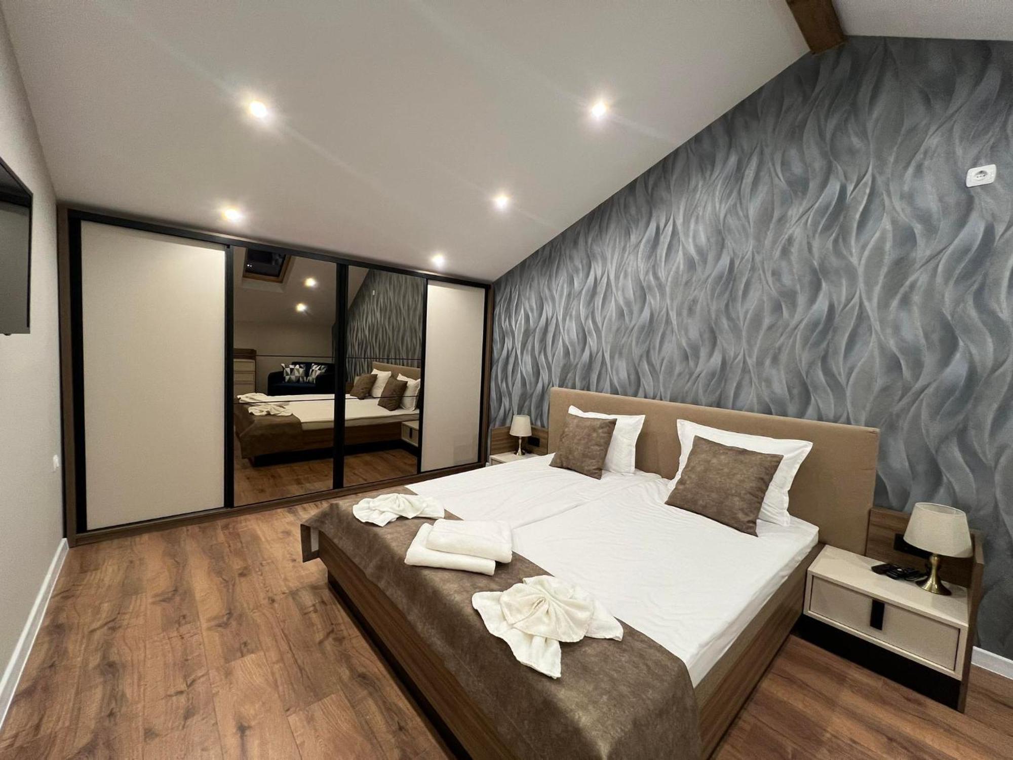 Хотел Vip Apart House Pleven Exterior foto